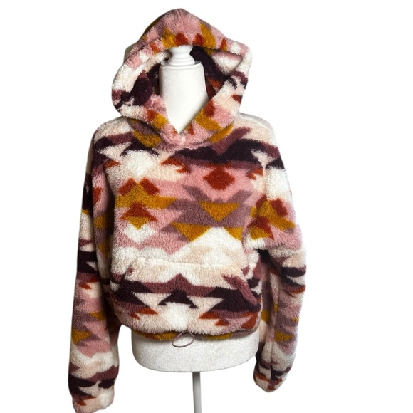 AEROPOSTALE women's SZ Med Pullover cropped hoodie NWT aztec soft cuddly pinks - Picture 14 of 15